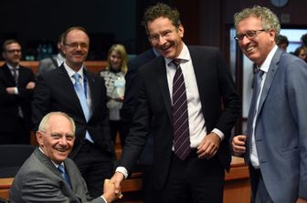 Wolfgang Schaeuble e il presidente dell'Eurogruppo Jeroen Dijsselbloem (Afp)&nbsp;