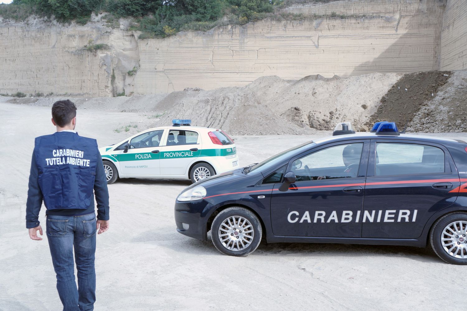 &nbsp;Terra dei fuochi smaltimento illecito rifiuti NOE - lil