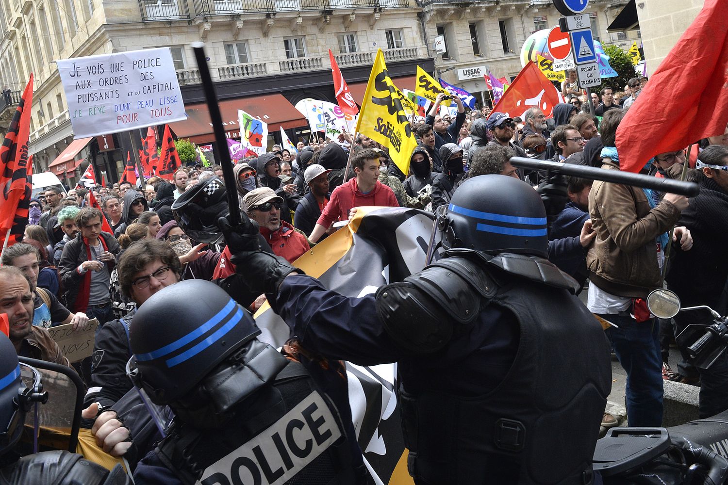 protesta Parigi (afp)&nbsp;