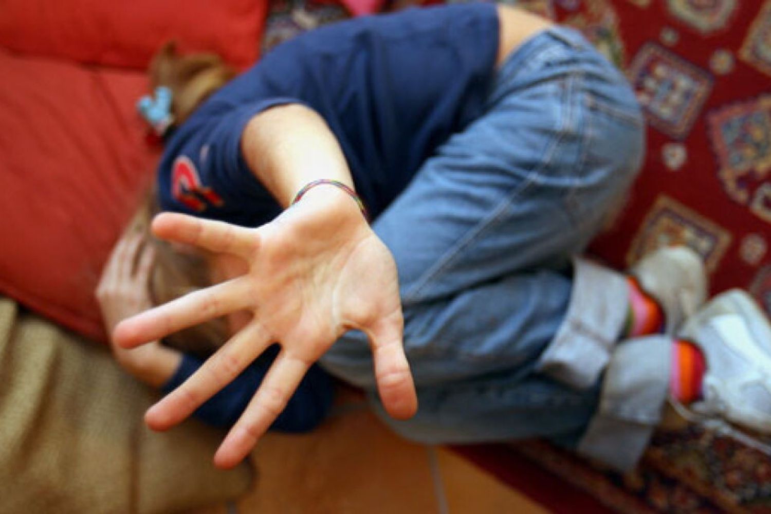 &nbsp;Violenza minori bambini