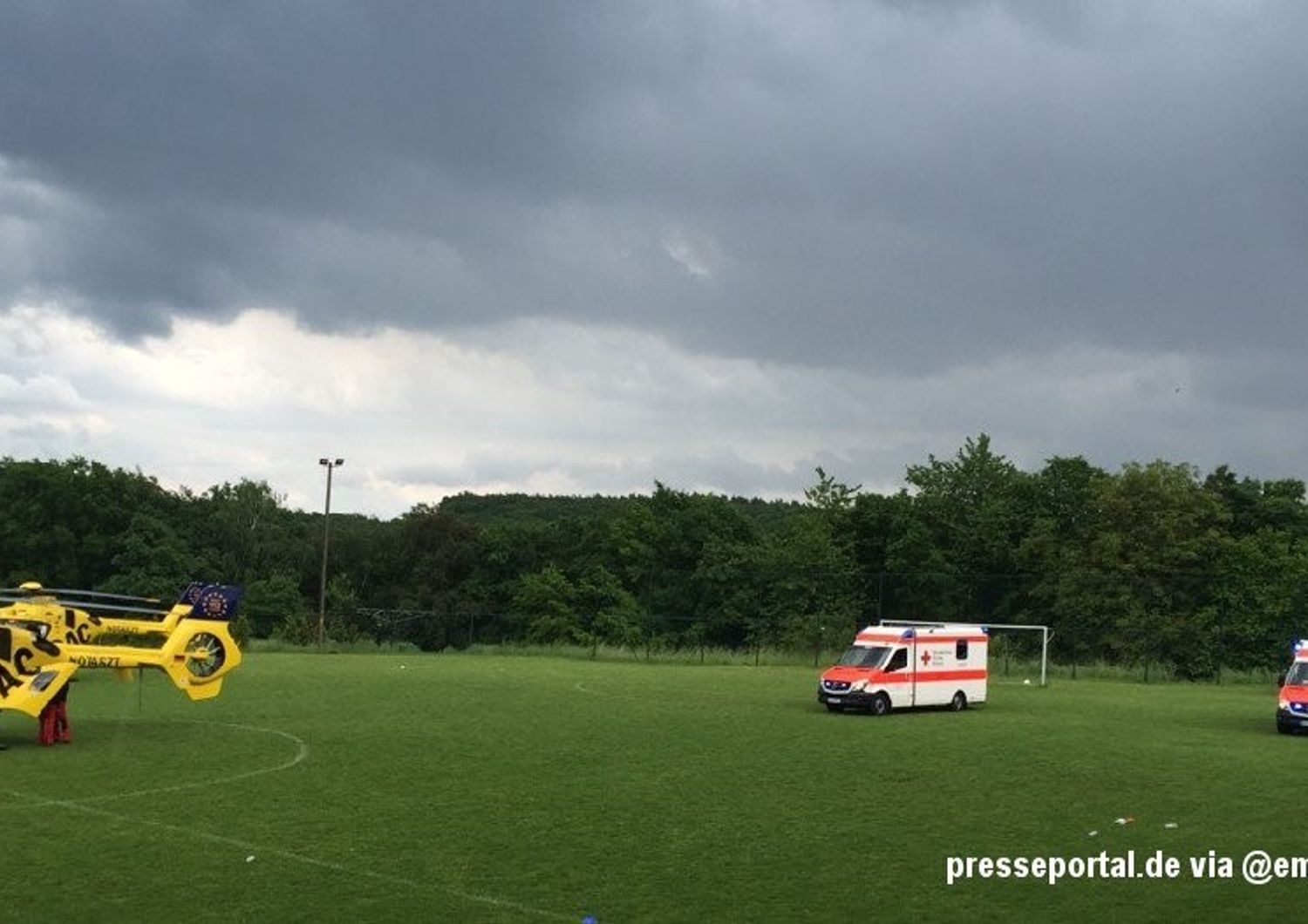 fulmine campo calcio Hoppst&auml;dten Germania (twitter E24)&nbsp;