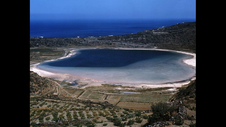 Pantelleria, lago di Venere (Foto Afp)