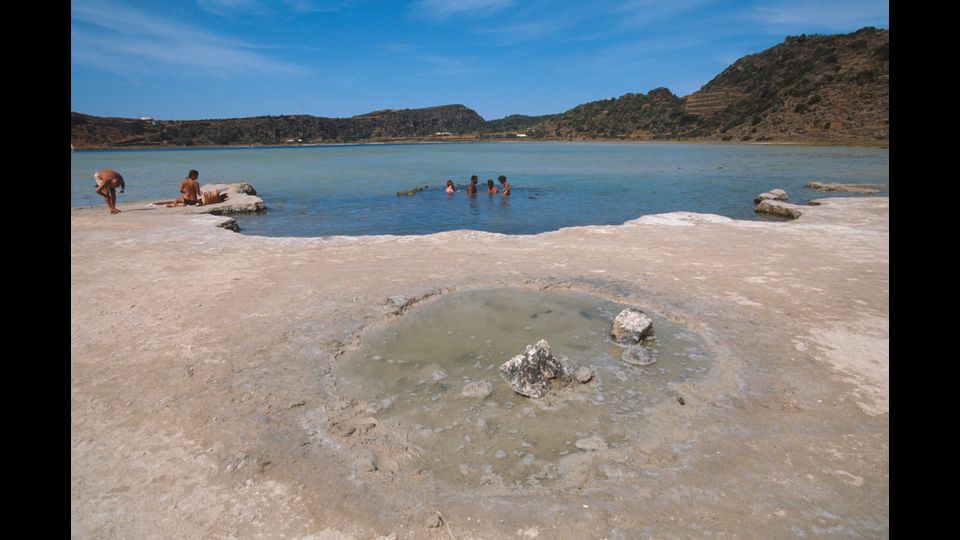 Pantelleria, lago di Venere (Foto Afp)
