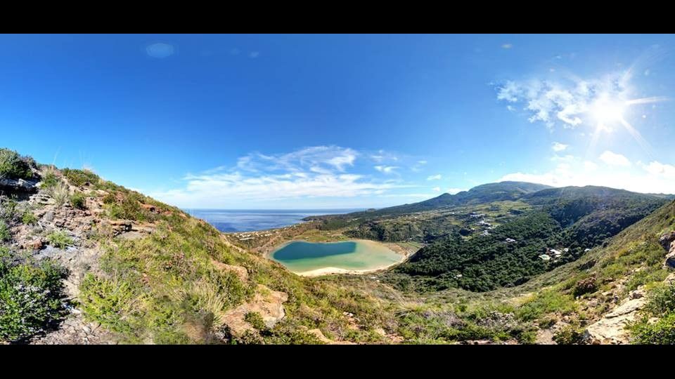 Pantelleria, &nbsp;lago di Venere (Foto Facebook)
