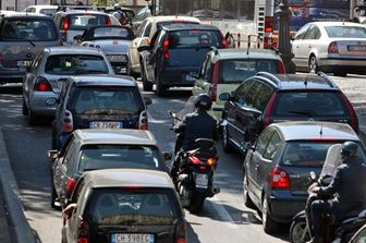 &nbsp;Traffico automobili