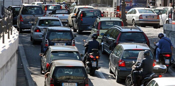 &nbsp;Traffico automobili