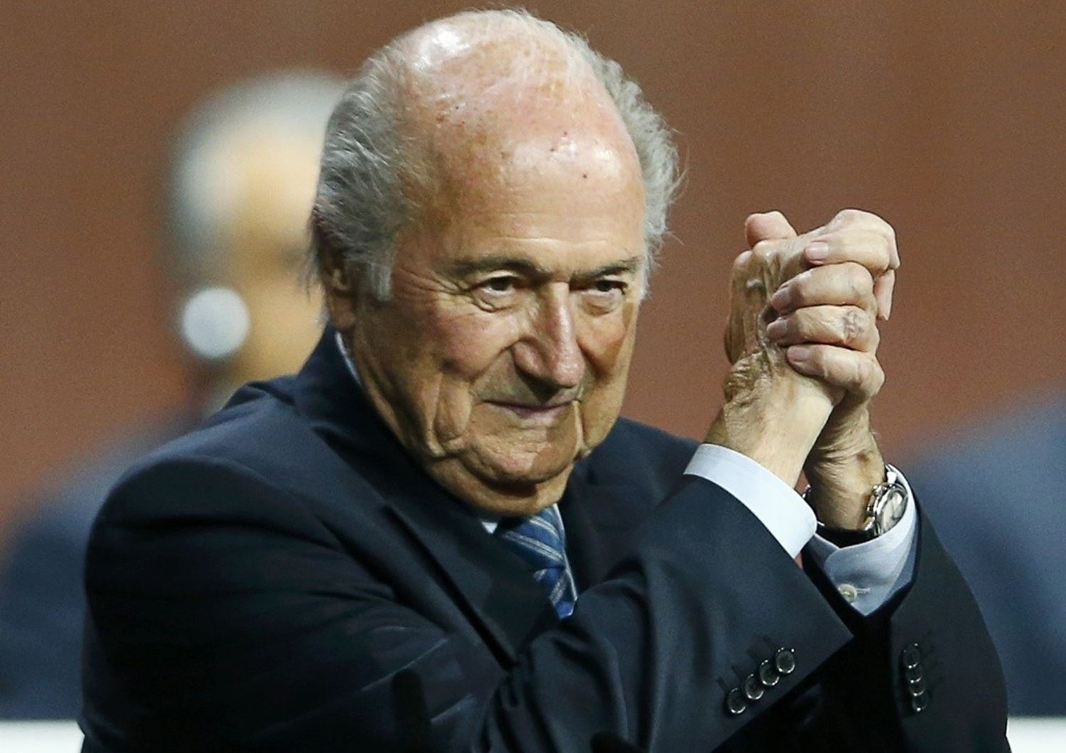 Fifa: Blatter rieletto mentre dagli Usa e' in arrivo una nuova tornata di accuse
