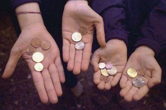 &nbsp;crisi difficolt&agrave; economiche famiglie povert&agrave;