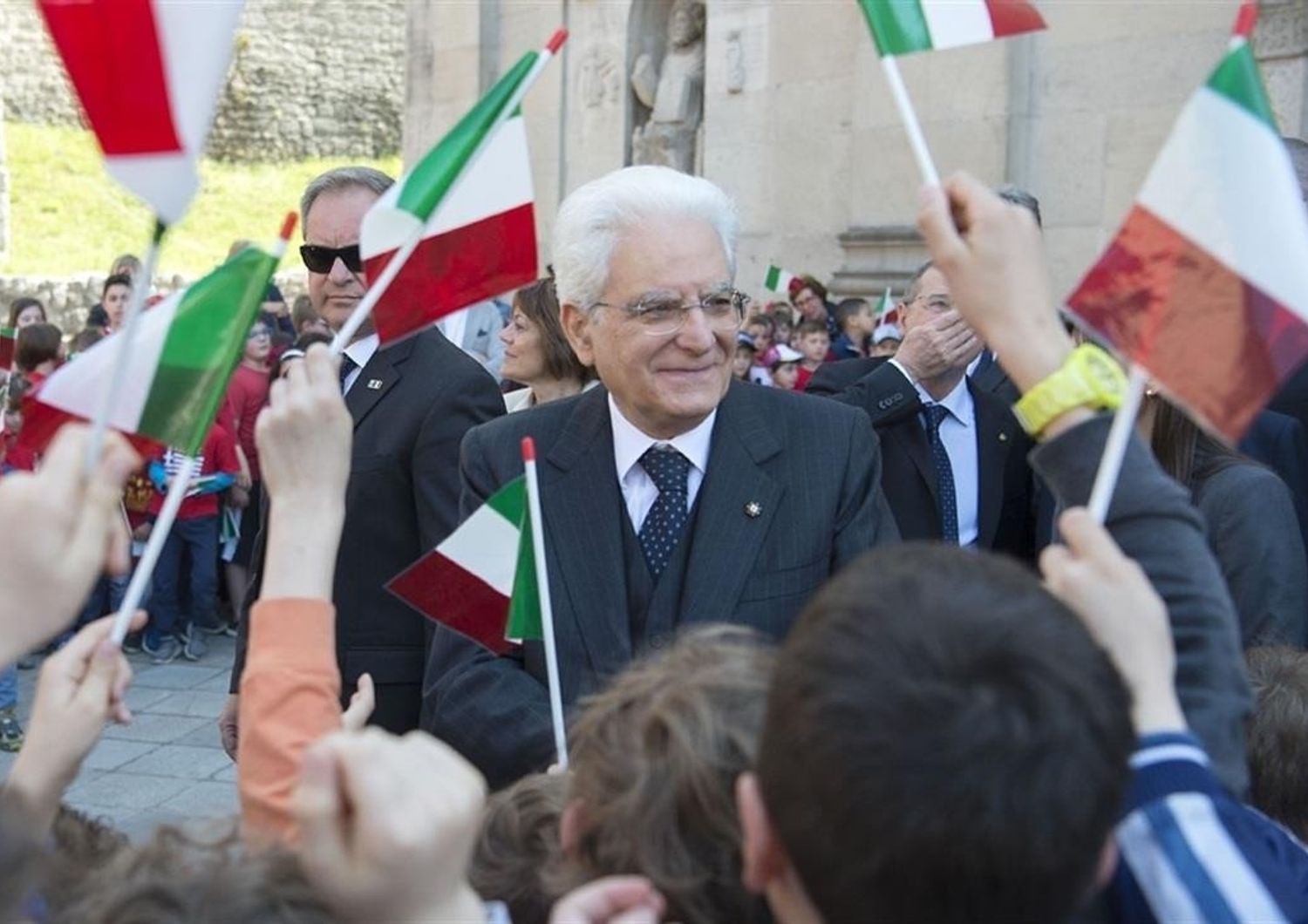 Mattarella &quot;2 giugno, un Paese migliore&quot;