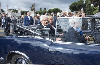 &nbsp;Festa della Repubblica 2 giugno mattarella e pinotti in auto - quirinale