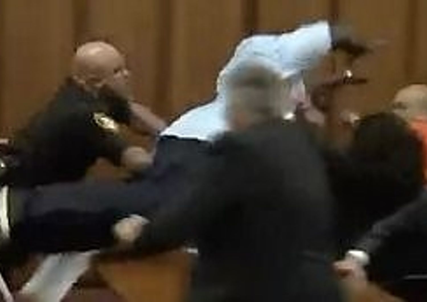 killer aggredito in tribunale&nbsp;