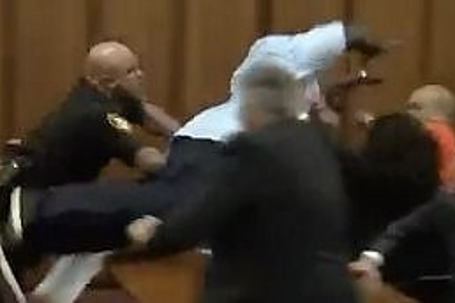 killer aggredito in tribunale&nbsp;