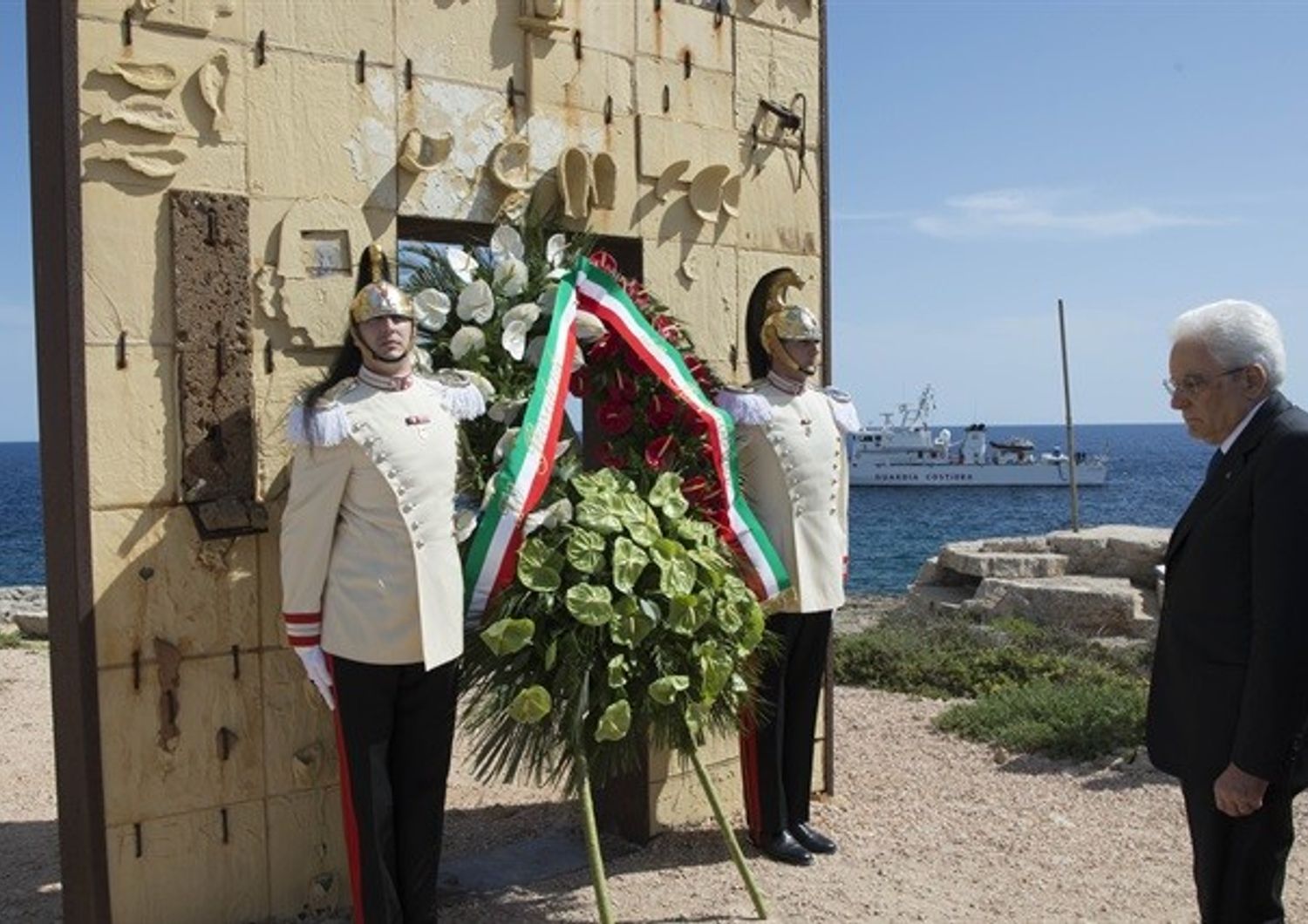Mattarella a Lampedusa (foto da sito Quirinale)&nbsp;