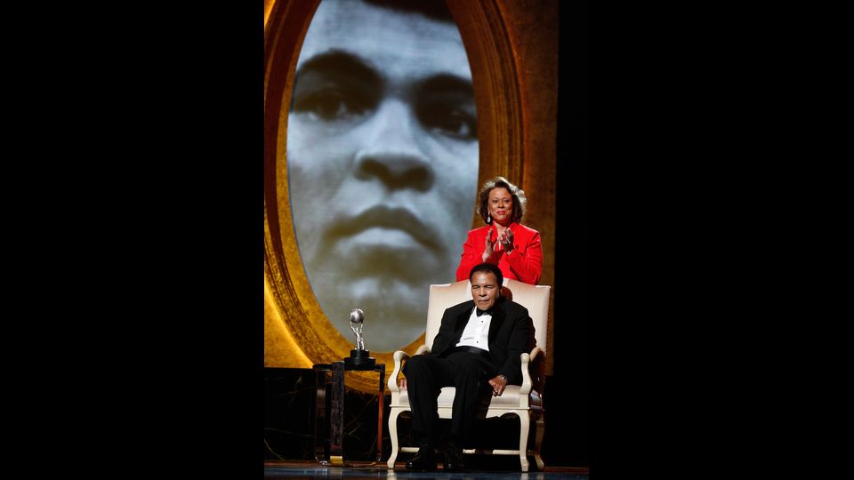 L'ex pugile durante la premiazione al 40esimo &quot;NAACP Image Awards&quot;, presso l'Auditorium Santuario il 12 febbraio 2009 a Los Angeles, California&nbsp;