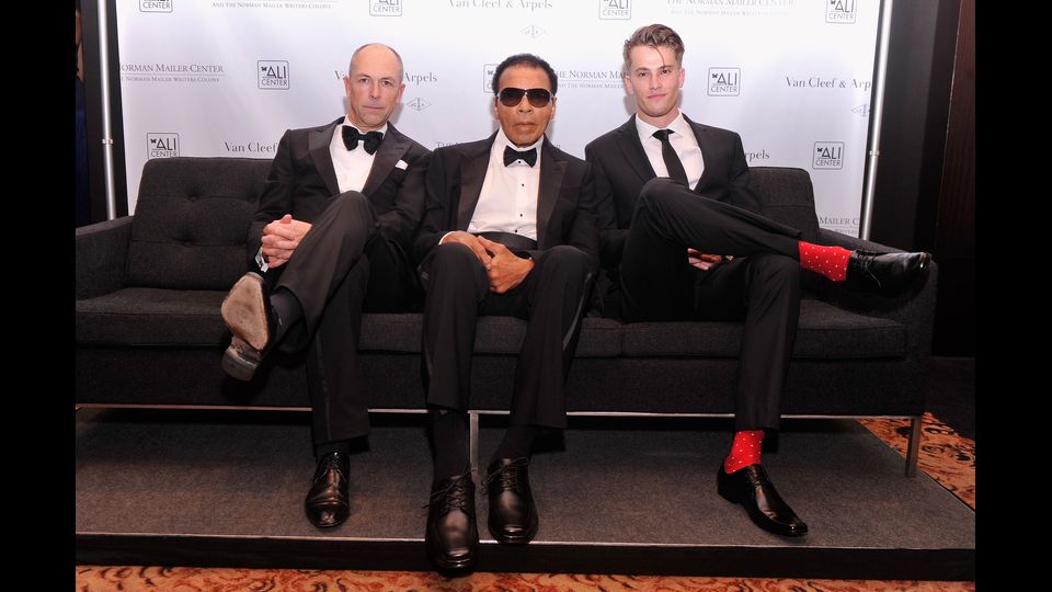 Dylan Jones,  Ali e Thomas Ward posano per i fotografi durante un Gala di beneficenza, il 4 ottobre 2012 a New York City