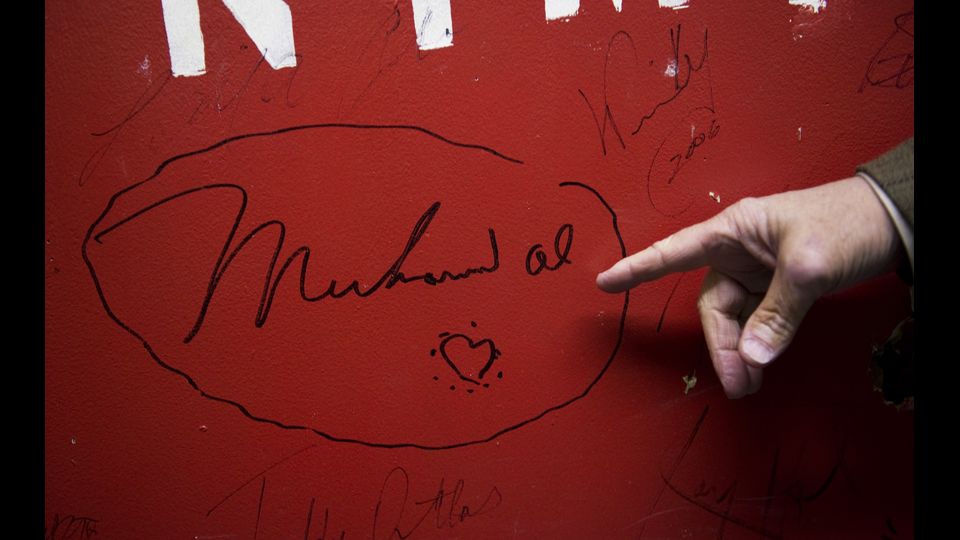 Addio a Muhammad Al&igrave;, leggenda del pugilato e dello sport. L'ex campione del mondo dei pesi massimi si &egrave; spento all'et&agrave; di 74 anni a Phoenuix, in Arizona&nbsp;