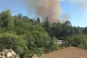 &nbsp;Los Angeles incendio a centrale Mullholland Highway Calabasas - twitter