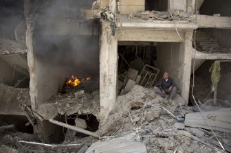 &nbsp;siria raid aerei su aleppo - afp