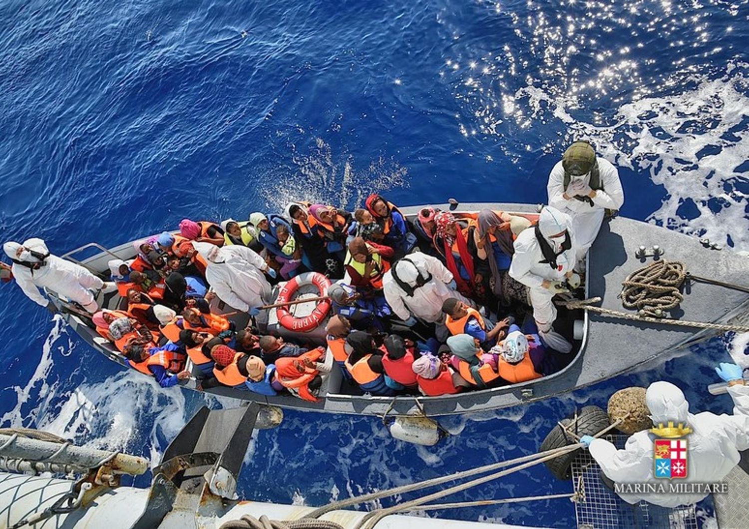 &nbsp;migranti immigrati soccorso barcone marina militare - sito