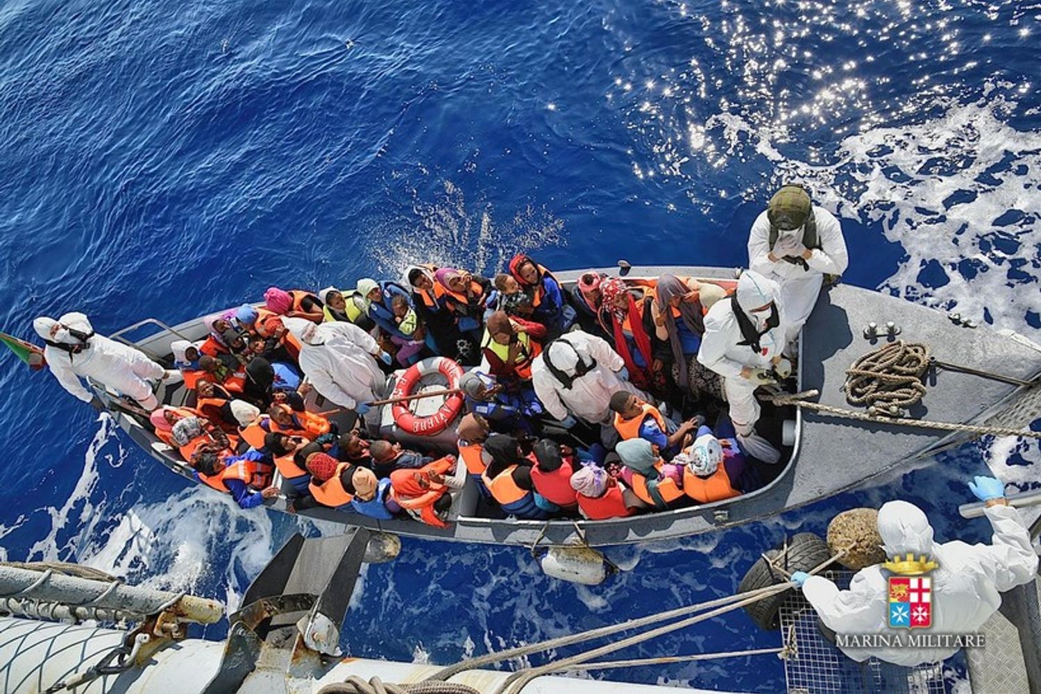 &nbsp;migranti immigrati soccorso barcone marina militare - sito