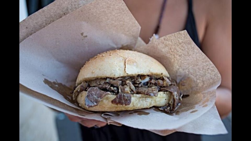Cibo di strada, pani ca' meusa (panino con la milza) - Palermo&nbsp;