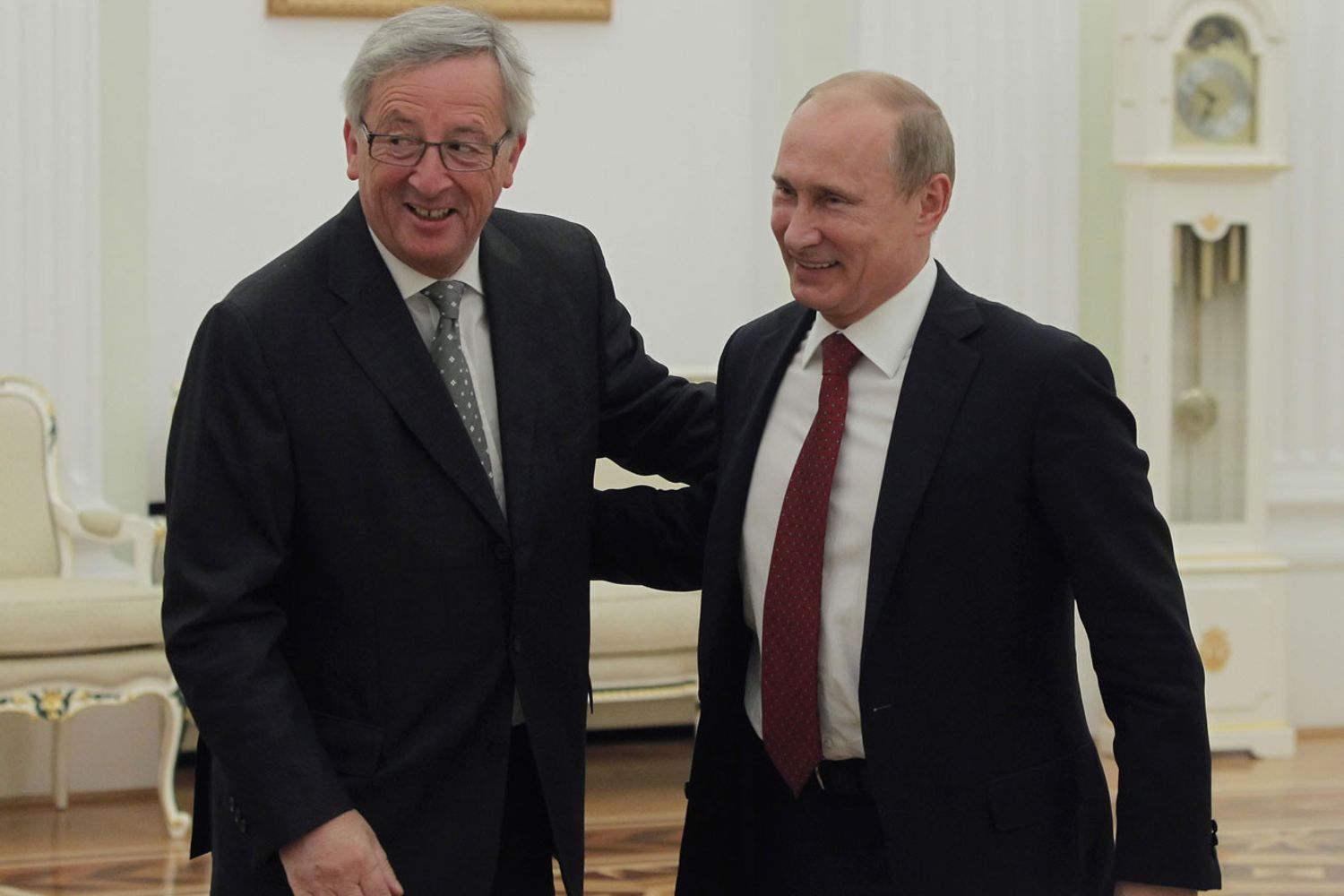 Juncker e Putin (Afp)&nbsp;