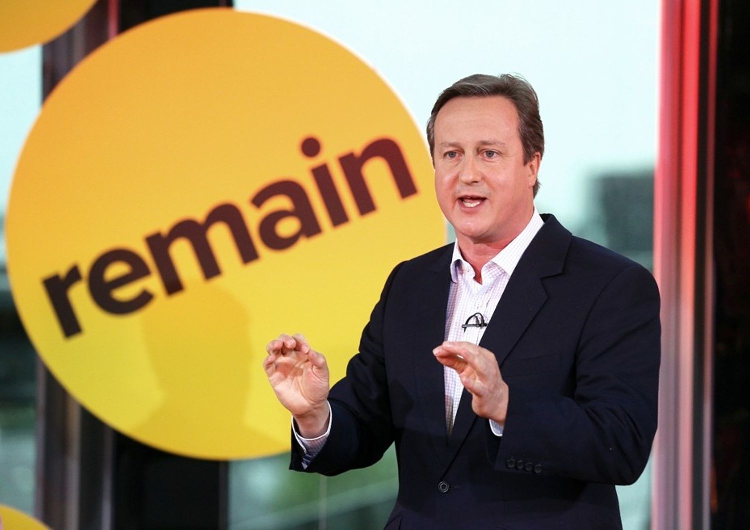 &nbsp;Brexit, il primo ministro David Cameron durante un dibattito pubblico a Londra contro l'uscita dall'Ue (Afp)