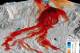 Etna. Figura 1 - Vista prospettica 3D dell'Etna che mostra lo spessore dei depositi (per lo pi&ugrave; colate di lava) emessi tra il 2007 e il 2010 calcolati dalla differenze di DEM LIDAR successivi. I DEM sorgente hanno una risoluzione di 1 m. Il punto di vista ha un azimut di 105&deg; e un angolo di elevazione di 15&deg;. Elaborazione grafica: INGV Pisa.&nbsp;