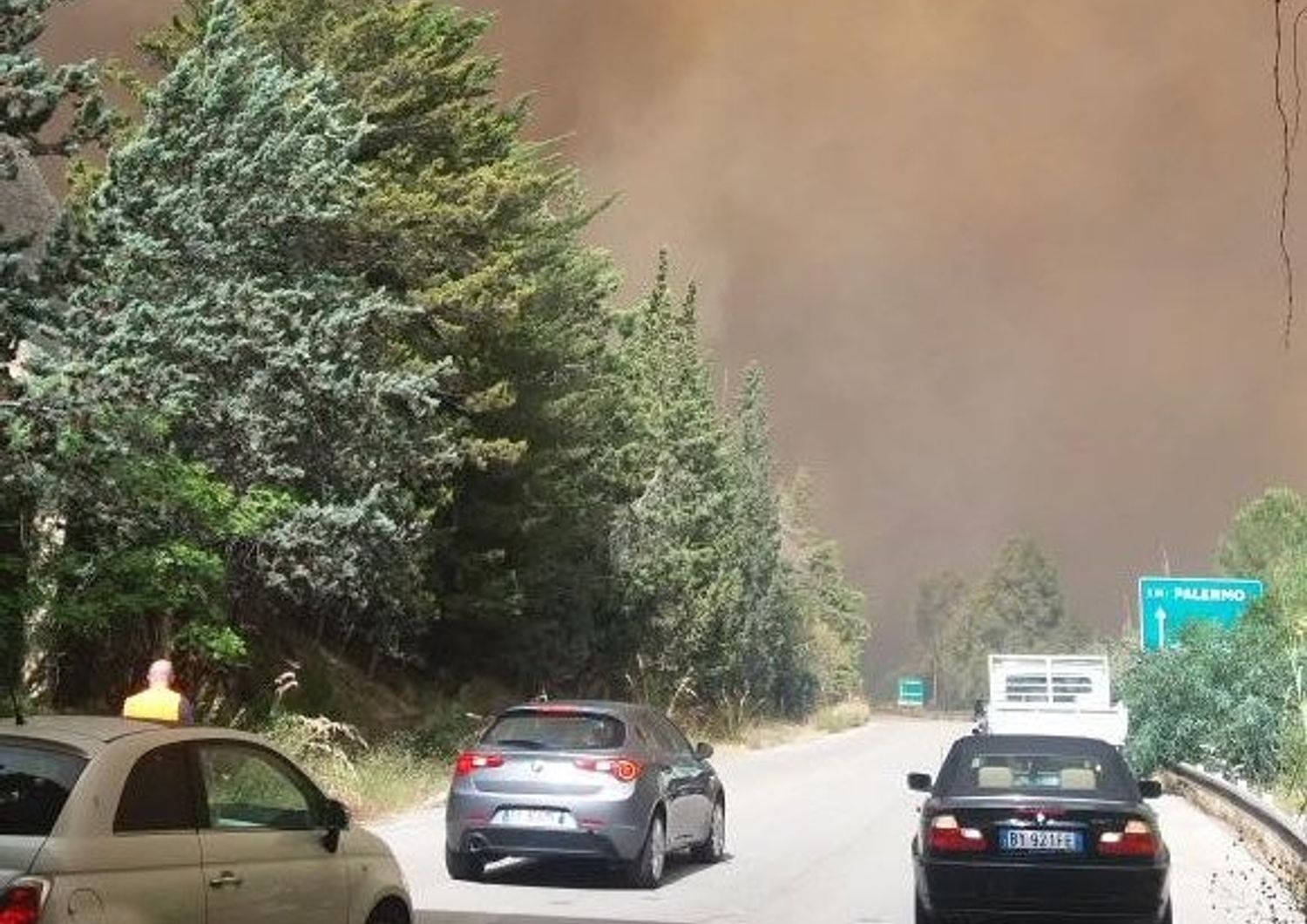 incendio Palermo (foto da twitter)&nbsp;