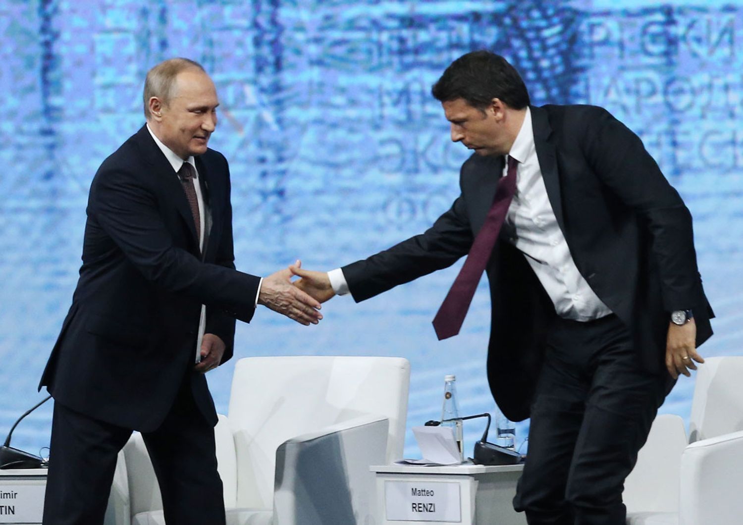 Putin accoglie Renzi alla Plenaria dello SPIEF&nbsp;