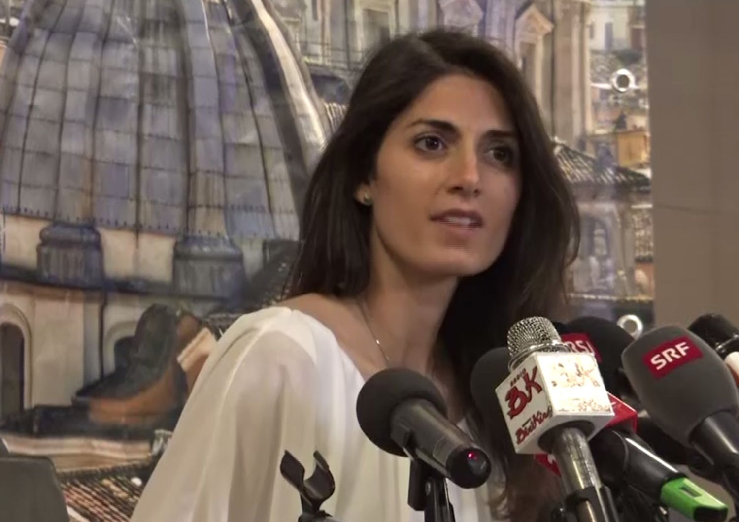 &nbsp;Conferenza stampa Raggi