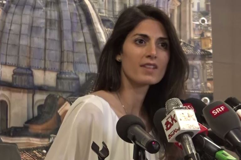 &nbsp;Conferenza stampa Raggi