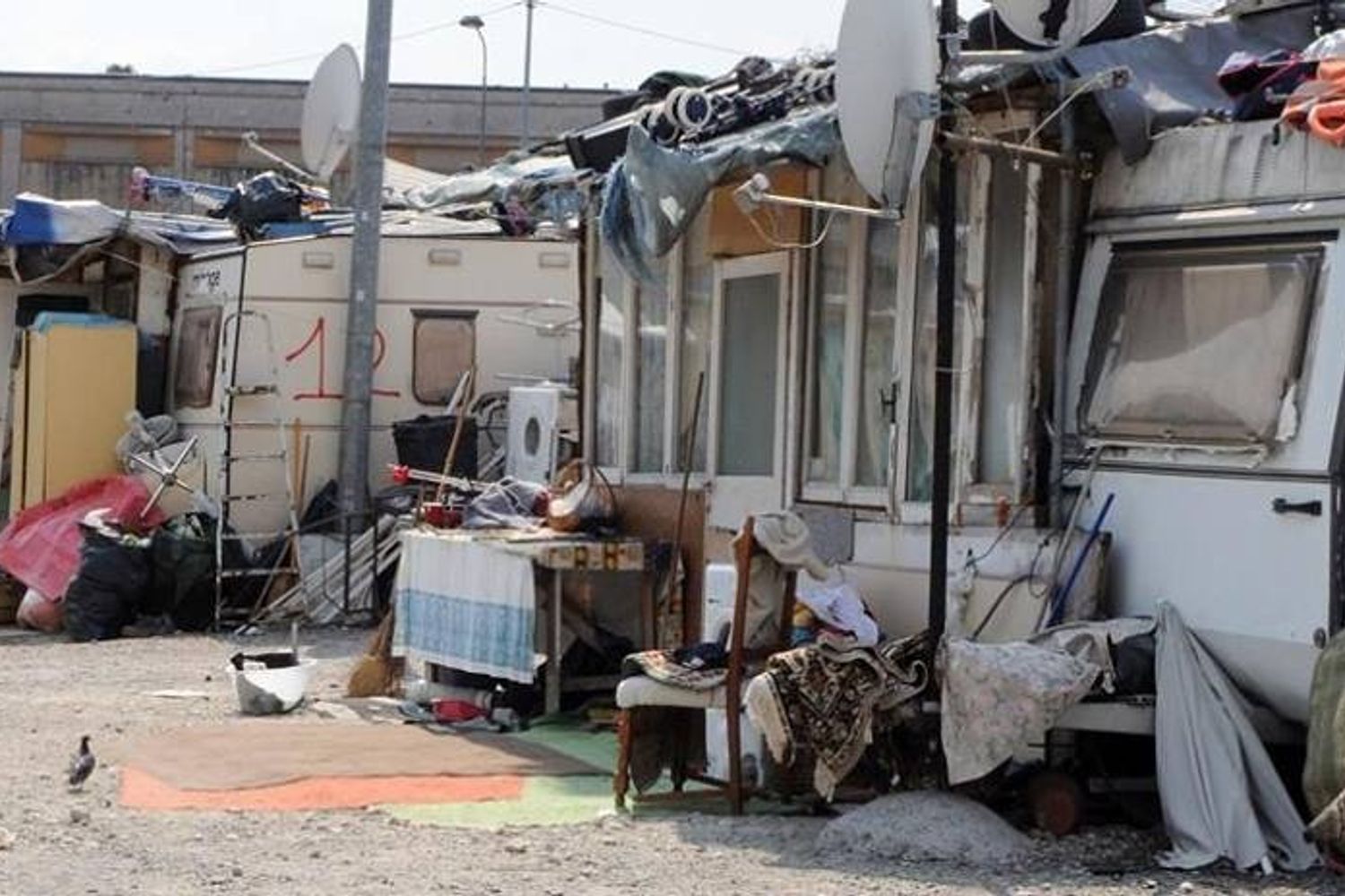 &nbsp;campo nomadi rom zingari - fb