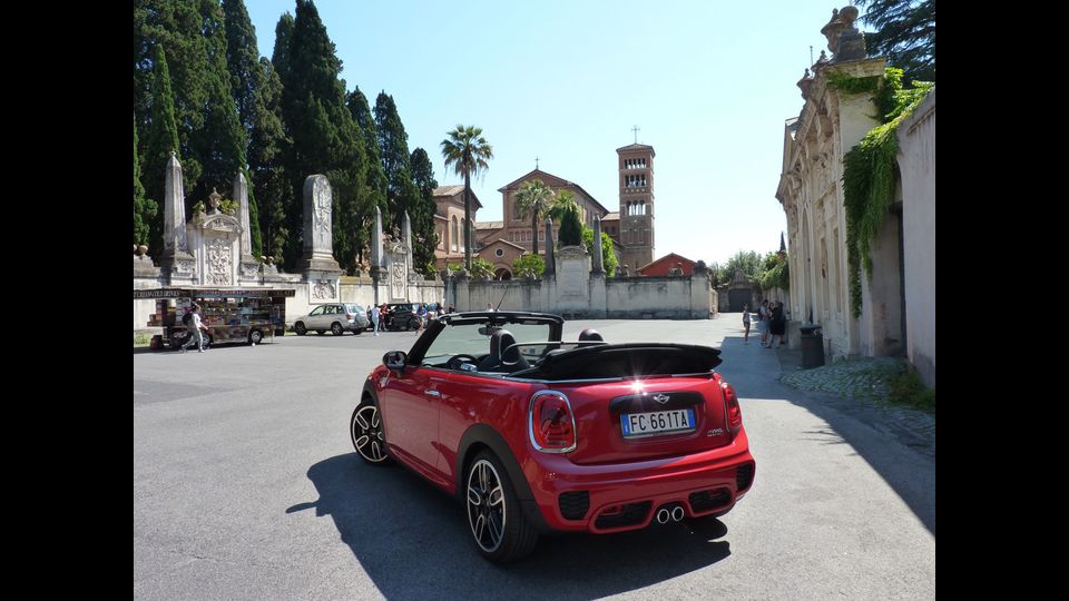 3 versioni, neutra - sportiva - green&nbsp;