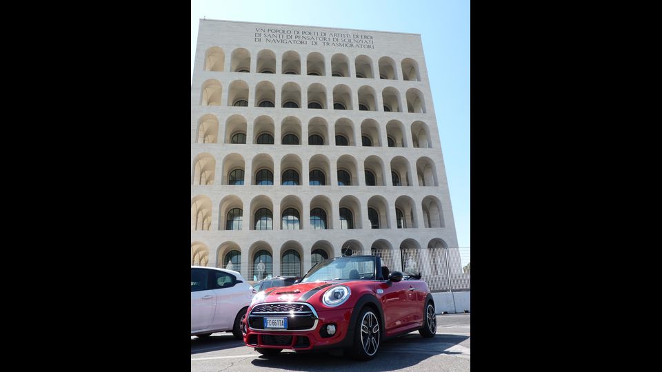 l volante &egrave; preciso e meno rigido dei modelli precedenti, cos&igrave; come anche l&rsquo;assetto&nbsp;