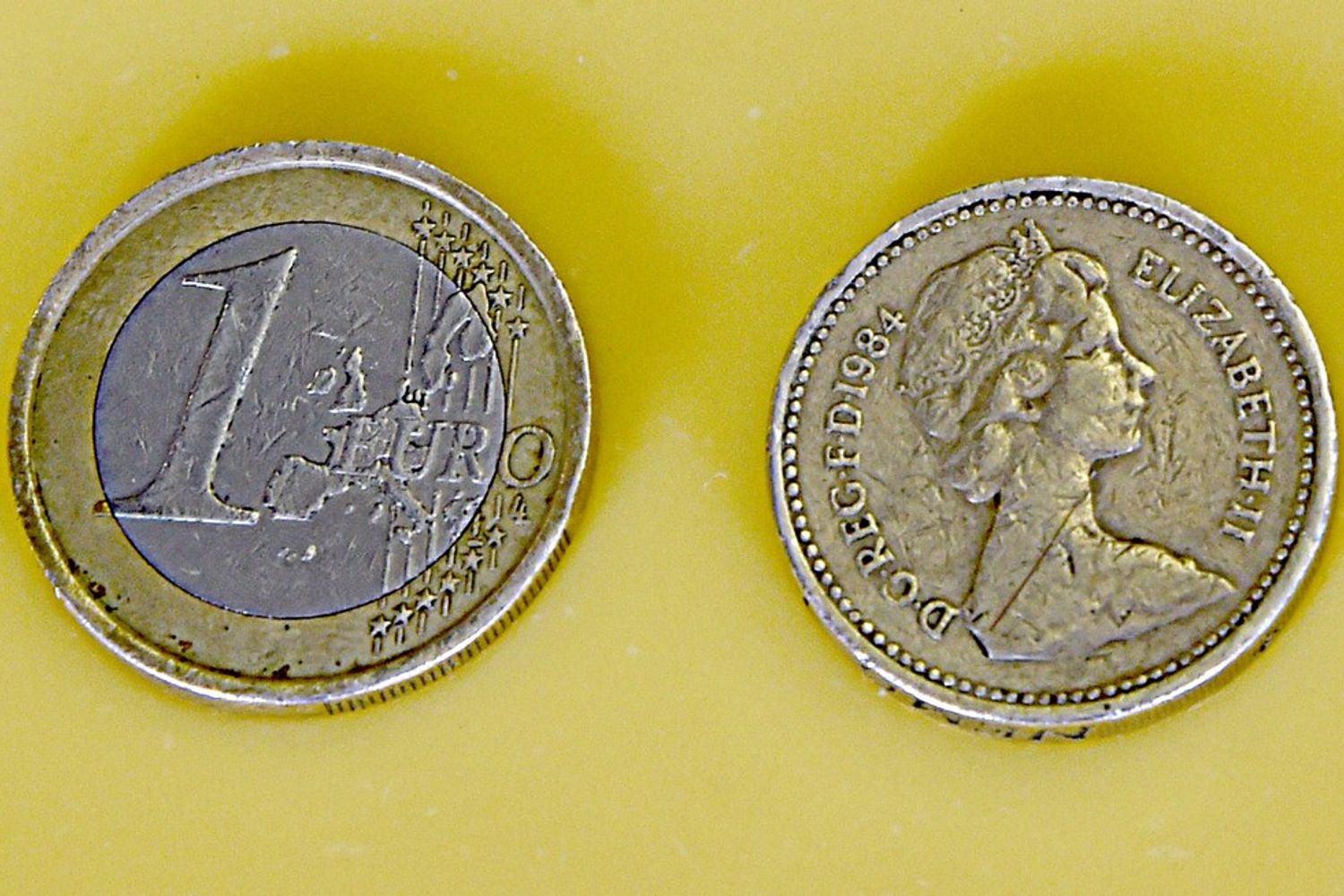 &nbsp;euro sterlina pound -afp