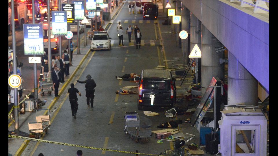 Attacco all'aeroporto Ataturk di Istanbul, 10 morti&nbsp;