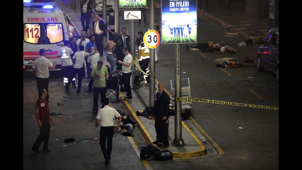 Attacco all'aeroporto Ataturk di Istanbul, 10 morti&nbsp;