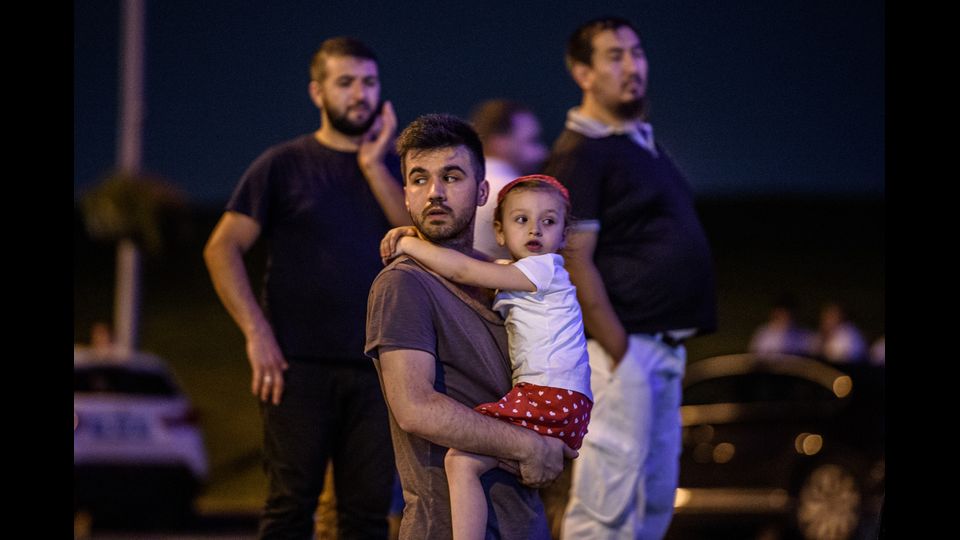 Attacco all'aeroporto Ataturk di Istanbul, 10 morti &nbsp;