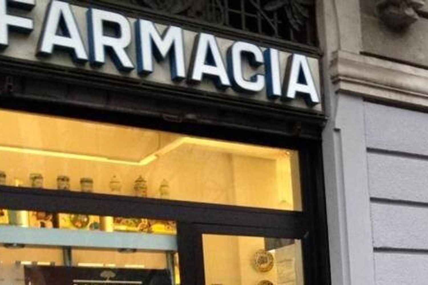 &nbsp; Farmacia insegna