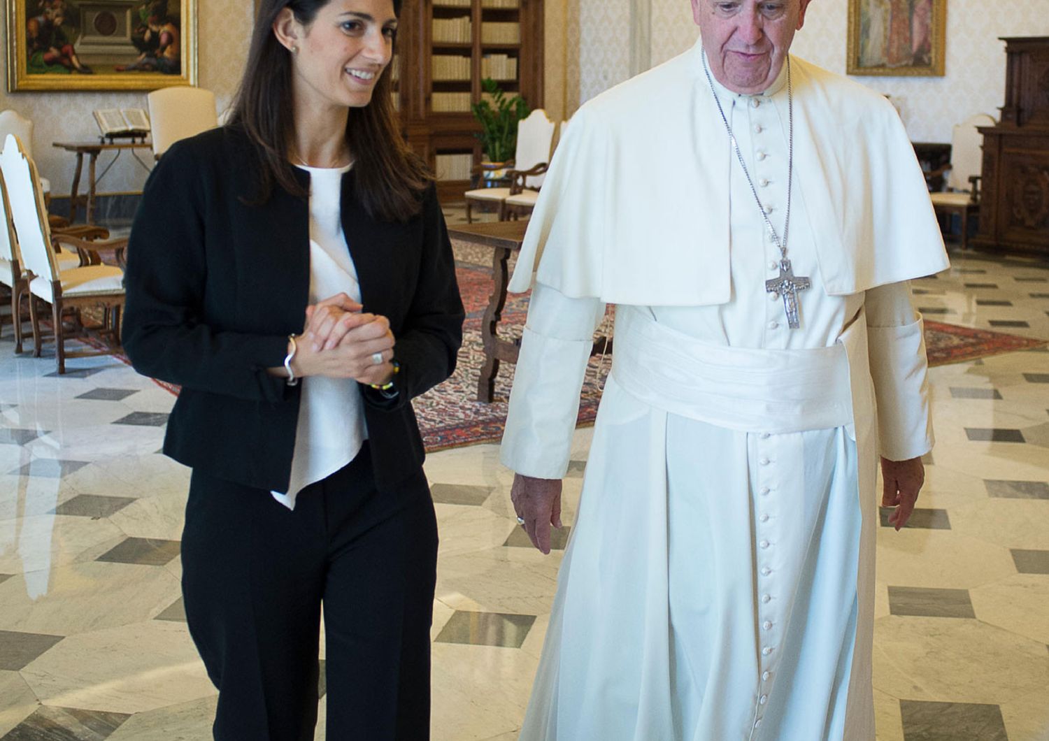 Papa Francesco incontra Virginia Raggi (Afp)&nbsp;
