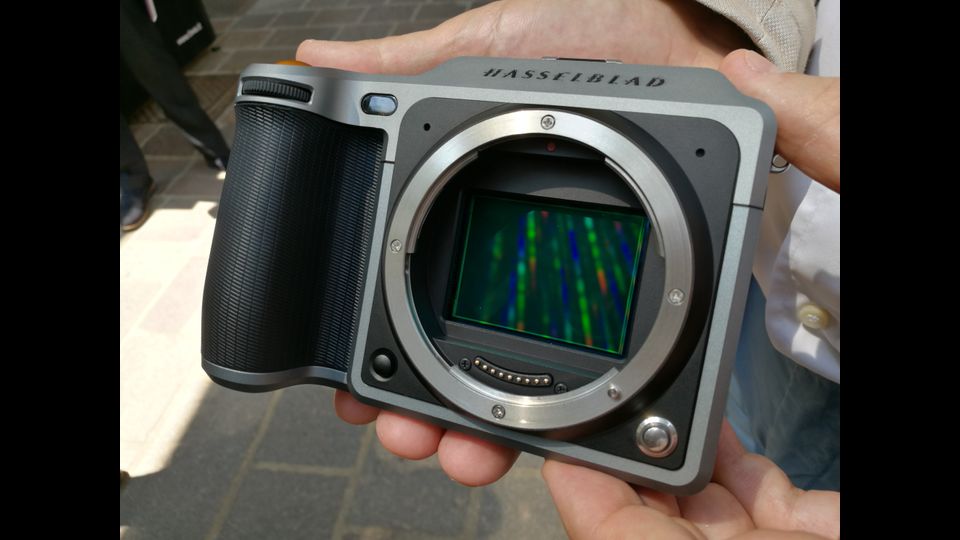 Il sensore della Hasselblad X1D &egrave; da 50 Megapixel ed &egrave; progettato per  fotografie di medio formato&nbsp;