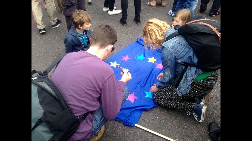 &nbsp;Partita a mezzogiorno ora locale (le 13 in Italia), la marcia andra' da Hyde Park fino al parlamento di Westminster, dove diverse personalita' del mondo della politica, dei sindacati e della cultura terranno i loro discorsi&nbsp;