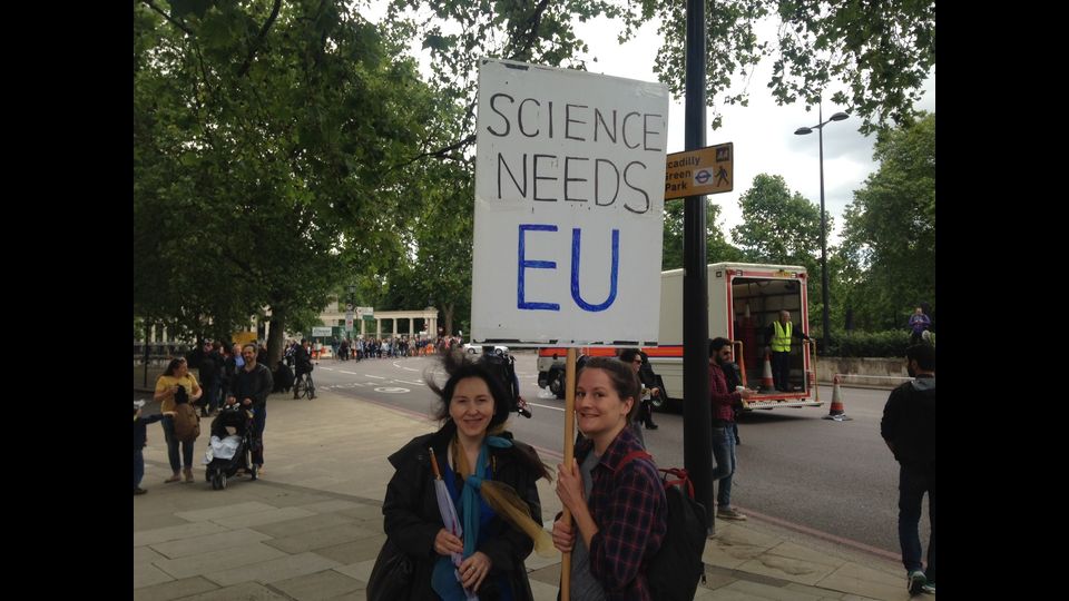 Partita a mezzogiorno ora locale (le 13 in Italia), la marcia andra' da Hyde Park fino al parlamento di Westminster, dove diverse personalita' del mondo della politica, dei sindacati e della cultura terranno i loro discorsi&nbsp;