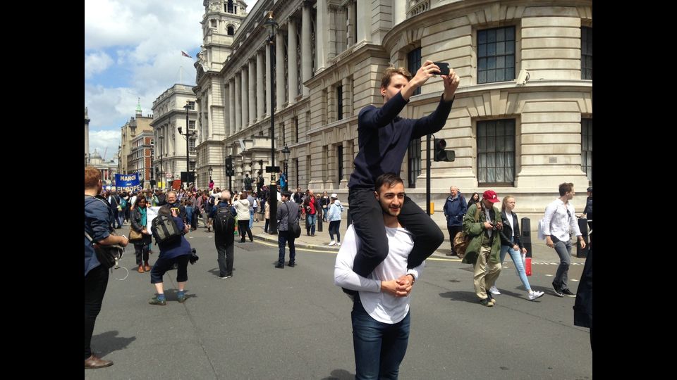 &nbsp;Partita a mezzogiorno ora locale (le 13 in Italia), la marcia andra' da Hyde Park fino al parlamento di Westminster, dove diverse personalita' del mondo della politica, dei sindacati e della cultura terranno i loro discorsi&nbsp;