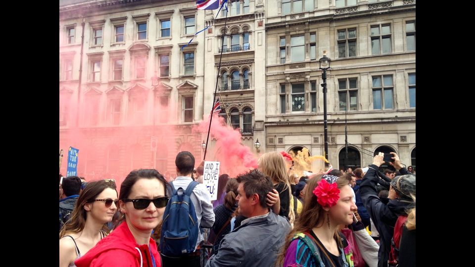 Partita a mezzogiorno ora locale (le 13 in Italia), la marcia andra' da Hyde Park fino al parlamento di Westminster, dove diverse personalita' del mondo della politica, dei sindacati e della cultura terranno i loro discorsi &nbsp;
