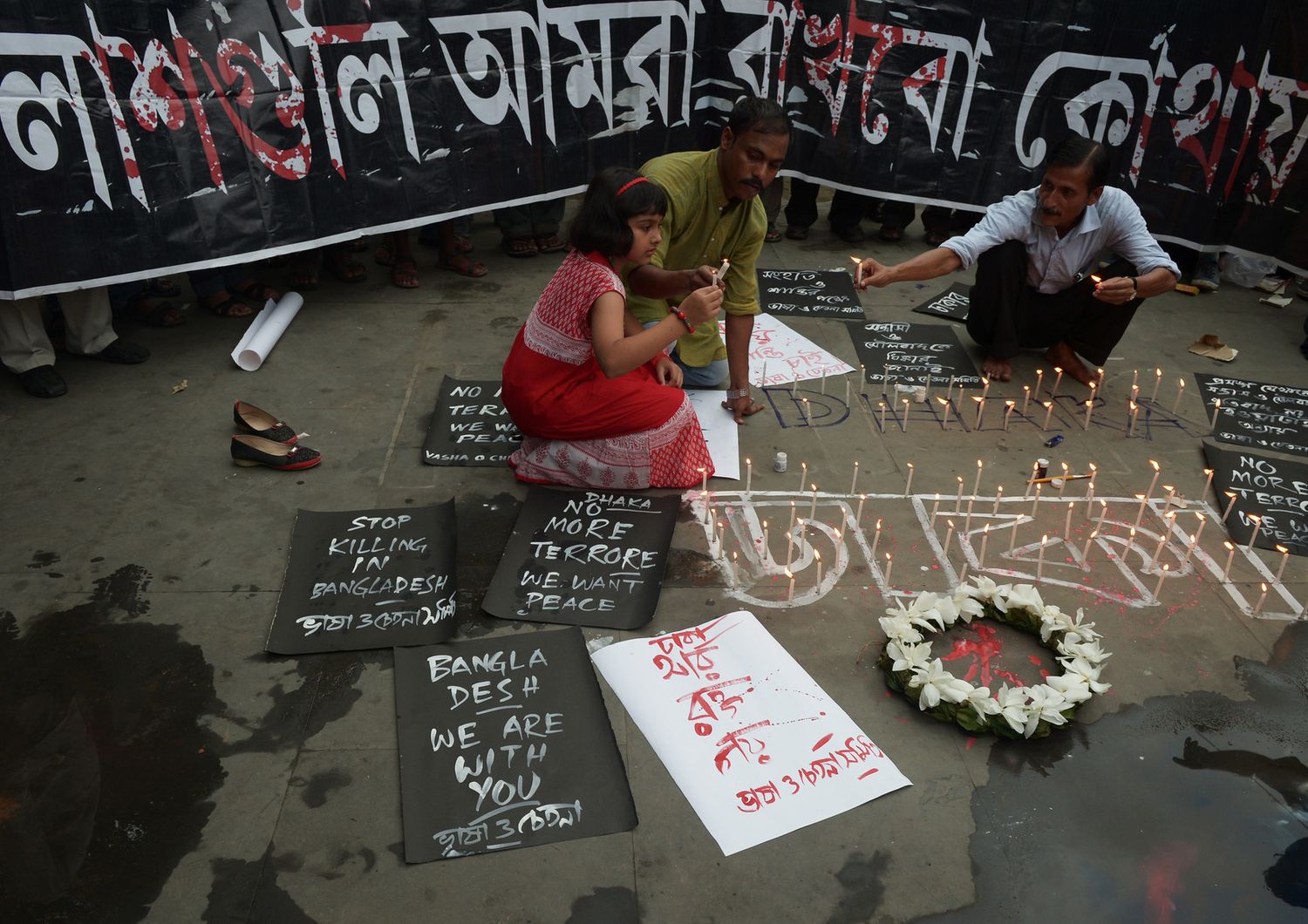 &nbsp;Bangladesh Isis fa strage in un ristorante a Dacca (Afp)&nbsp;