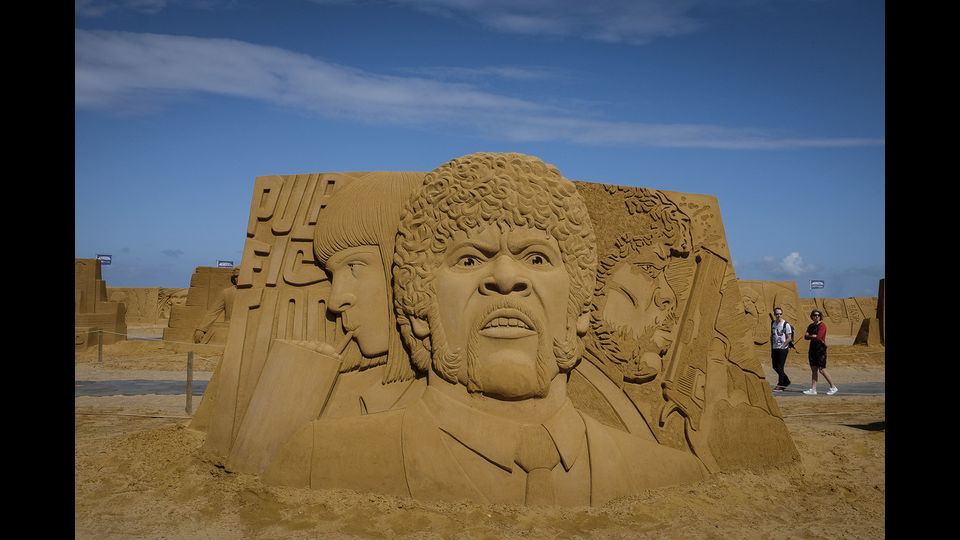 Ostenda, Festival delle Sculture di Sabbia, il tema di quest'anno &egrave; Stars. Solo con acqua e sabbia artisti provenienti da 12 paesi diversi creano sculture raffigurando il loro divo preferito sulla Grande Spiaggia della citt&agrave;