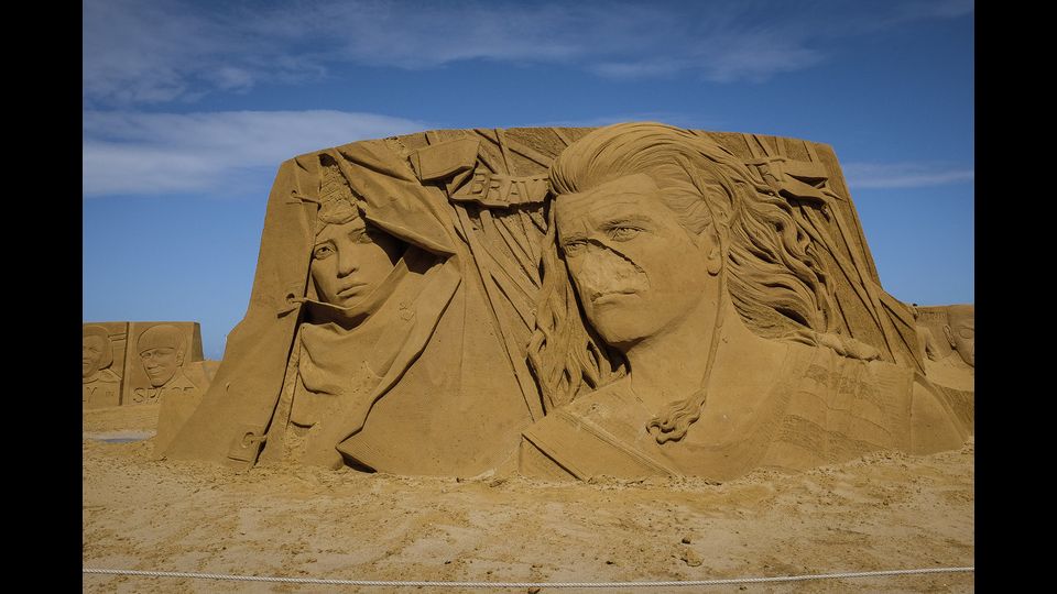 &nbsp;Ostenda, Festival delle Sculture di Sabbia, il tema di quest'anno &egrave; Stars. Solo con acqua e sabbia artisti provenienti da 12 paesi diversi creano sculture raffigurando il loro divo preferito sulla Grande Spiaggia della citt&agrave;