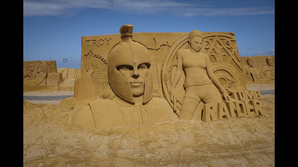 &nbsp;Ostenda, Festival delle Sculture di Sabbia, il tema di quest'anno &egrave; Stars. Solo con acqua e sabbia artisti provenienti da 12 paesi diversi creano sculture raffigurando il loro divo preferito sulla Grande Spiaggia della citt&agrave;